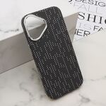 Maska / futrola UrbanMesh MagSafe za iPhone 17 (6.1) DZ06 (MS).