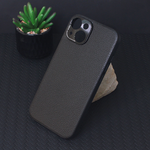 Maska / futrola Groove za iPhone 15 crna.