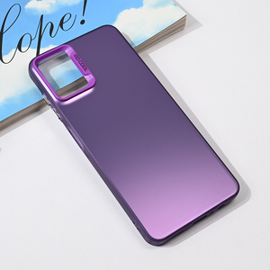 Maska / futrola providna za Samsung A065F Galaxy A06 ljubicasta.