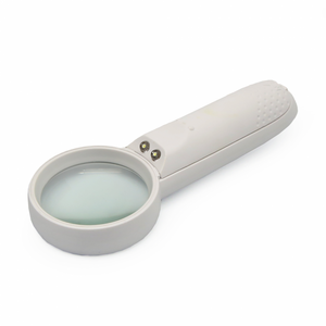 Rucna lupa 5x sa LED svetlom.