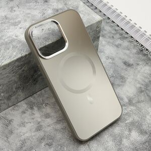 Maska / futrola COLOR METAL MagSafe za iPhone 15 Pro Max (6.7) srebrna (MS).