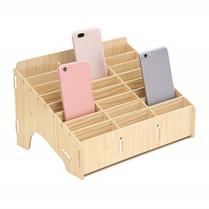 Drveni Drzač za telefone sa 24 pregrade type 2.