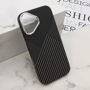 Maska / futrola UrbanMesh MagSafe za iPhone 17 (6.1) DZ03 (MS).