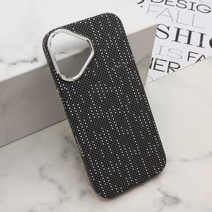 Maska / futrola UrbanMesh MagSafe za iPhone 17 (6.1) DZ06 (MS).