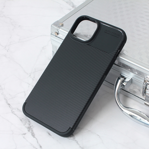 Maska / futrola Defender Carbon za iPhone 15 Plus crna.