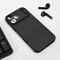 Maska / futrola Carbon fiber za iPhone 17 Pro Max 6.9 crna.