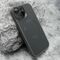 Maska / futrola CARBON MagSafe za iPhone 15 siva (small camera) (MS).